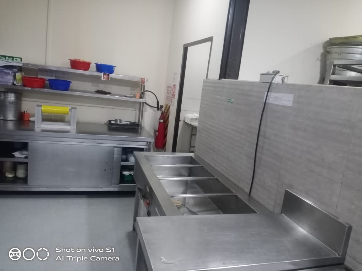 Kitchen set Range & stuff